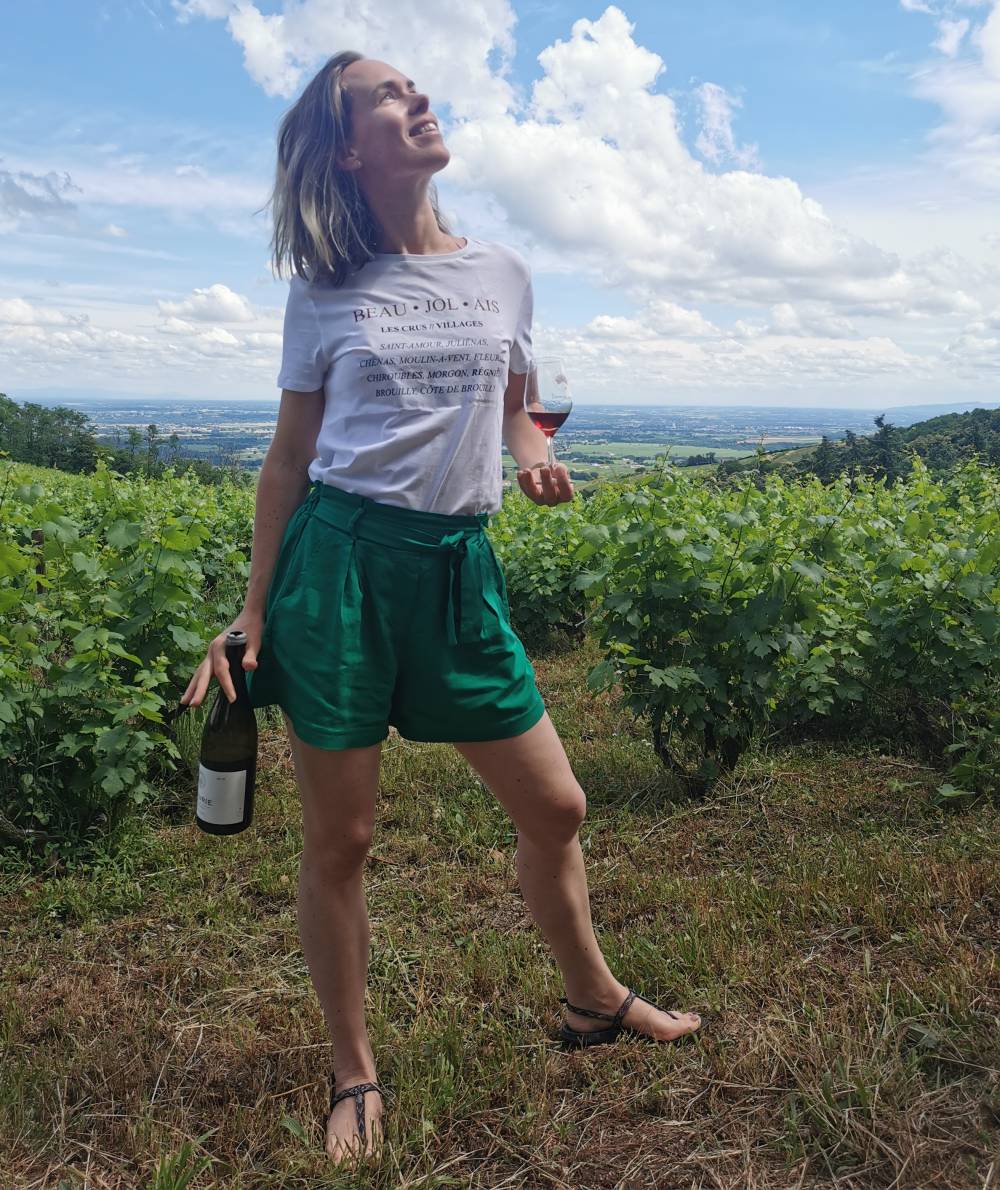 Leonie in de wijngaard van Domaine Chapel | Fleurie